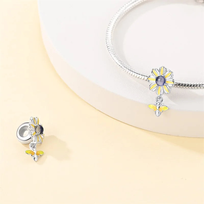 Flor Amarilla y Abeja