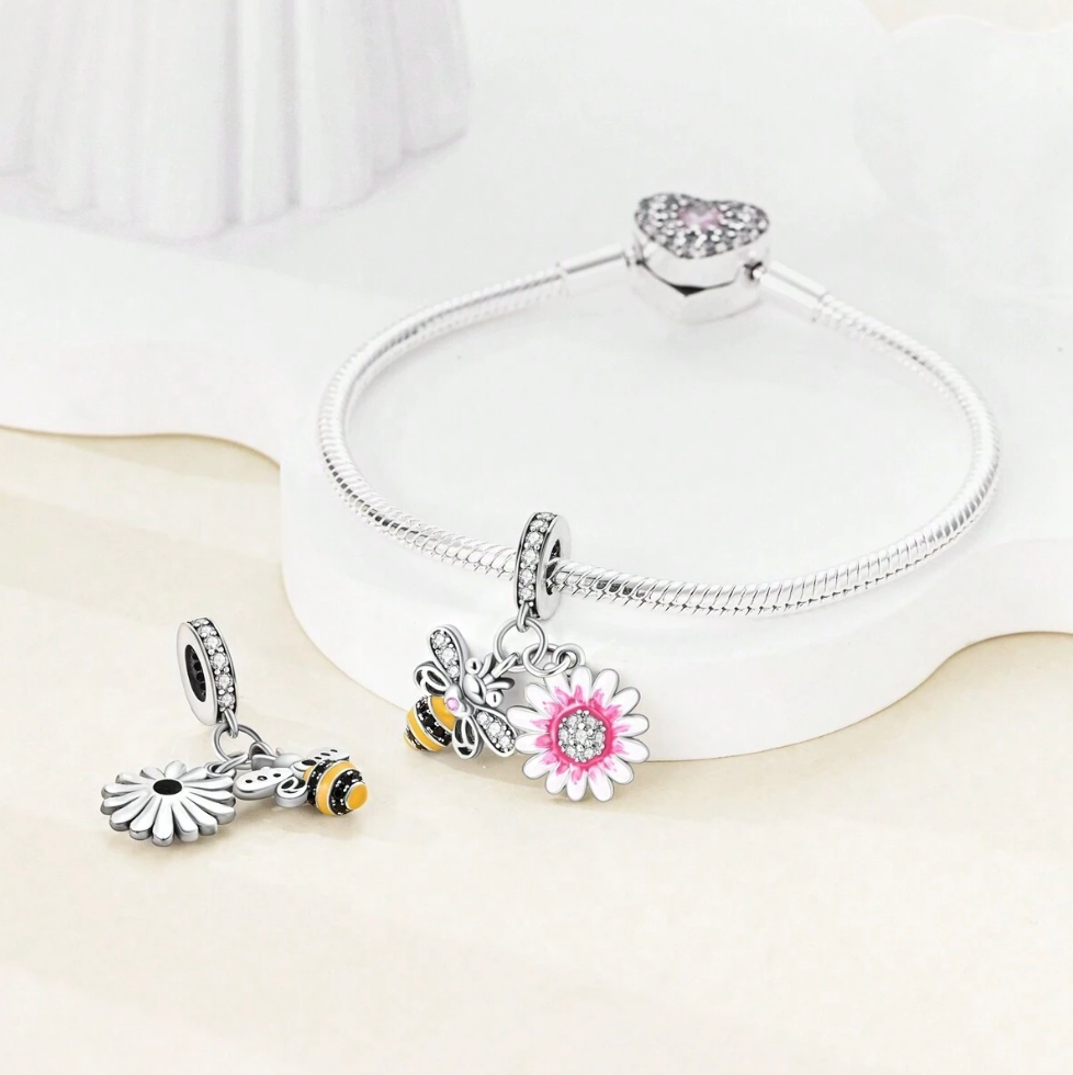 Amuleto de Abeja y Flor