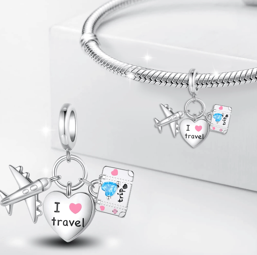 Avión, Corazón 'I Love Travel' y Maleta