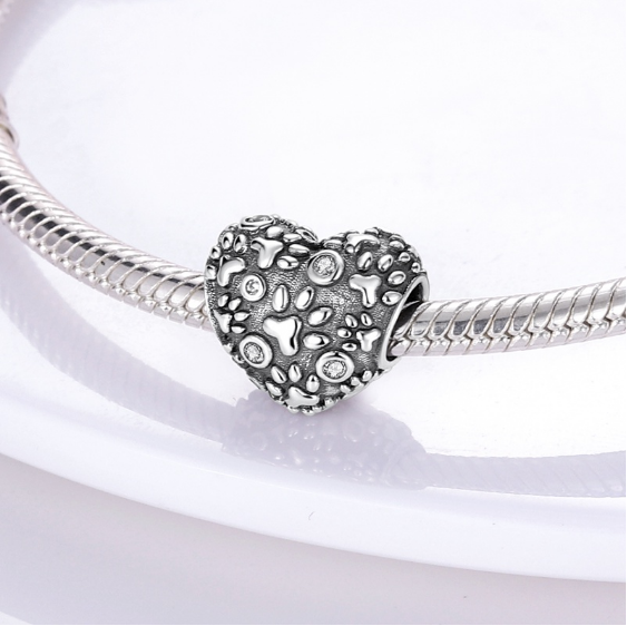Corazon de Huellitas Plateadas