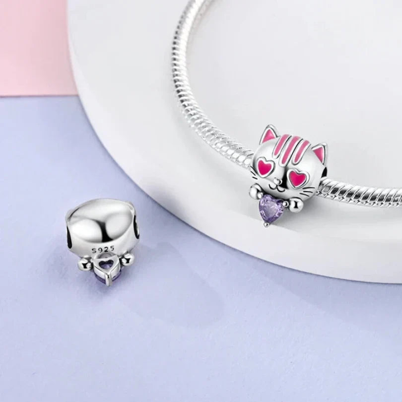 Gatito Enamorado y Corazón Morado