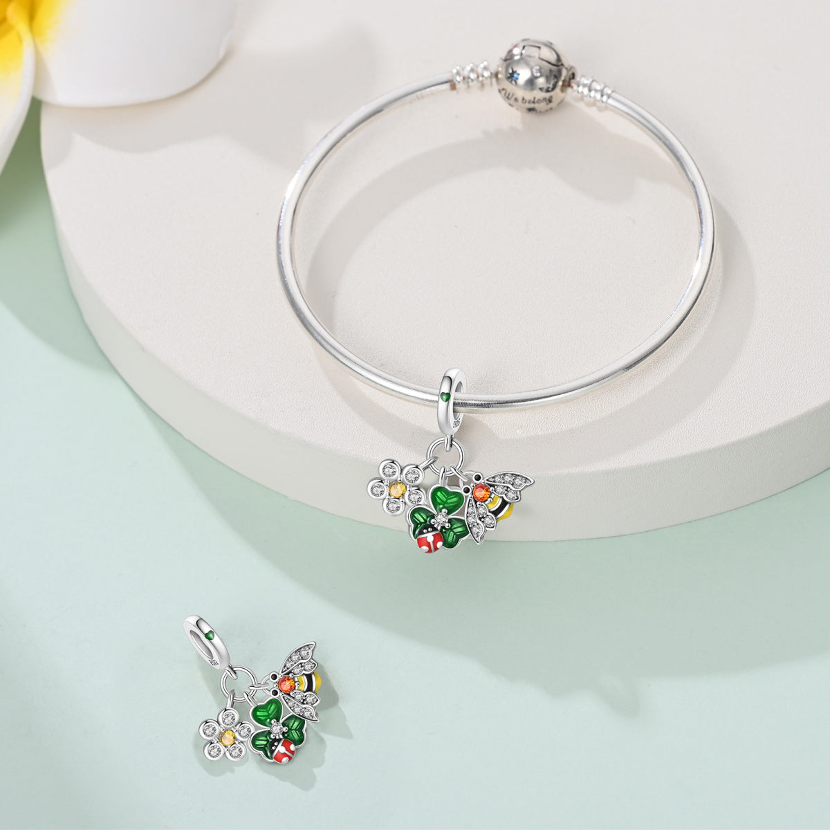 Colgante Abeja, Flor & Trébol