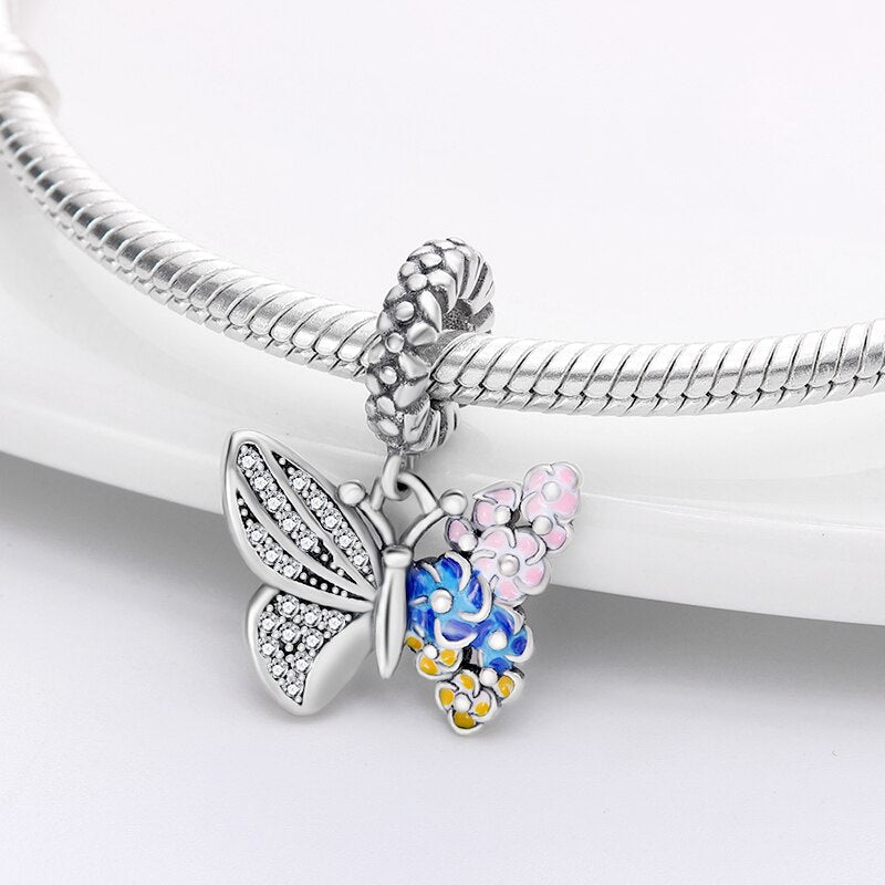 Mariposa con Flores